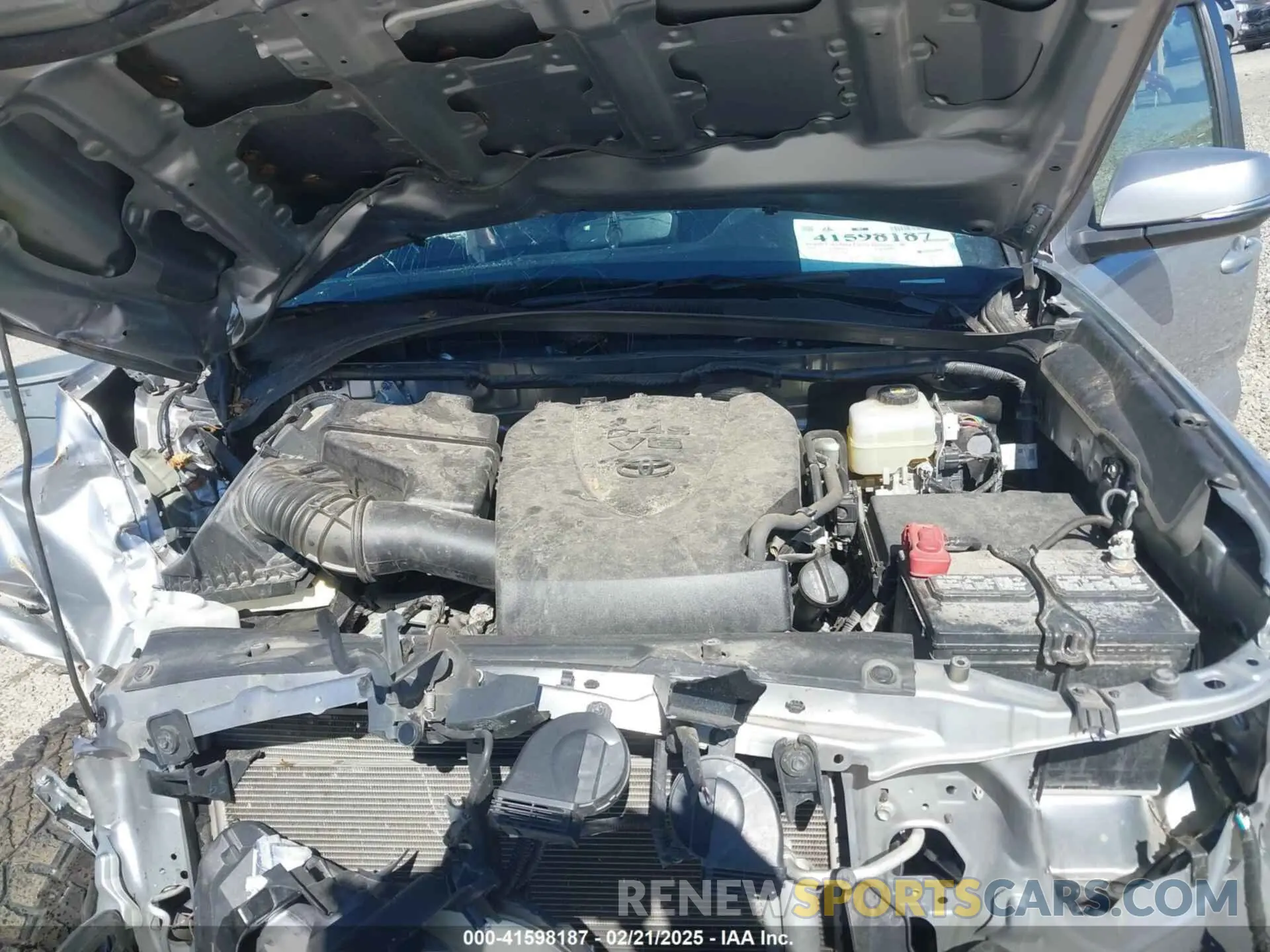 10 Photograph of a damaged car 5TFCZ5AN4MX274017 TOYOTA TACOMA 2021