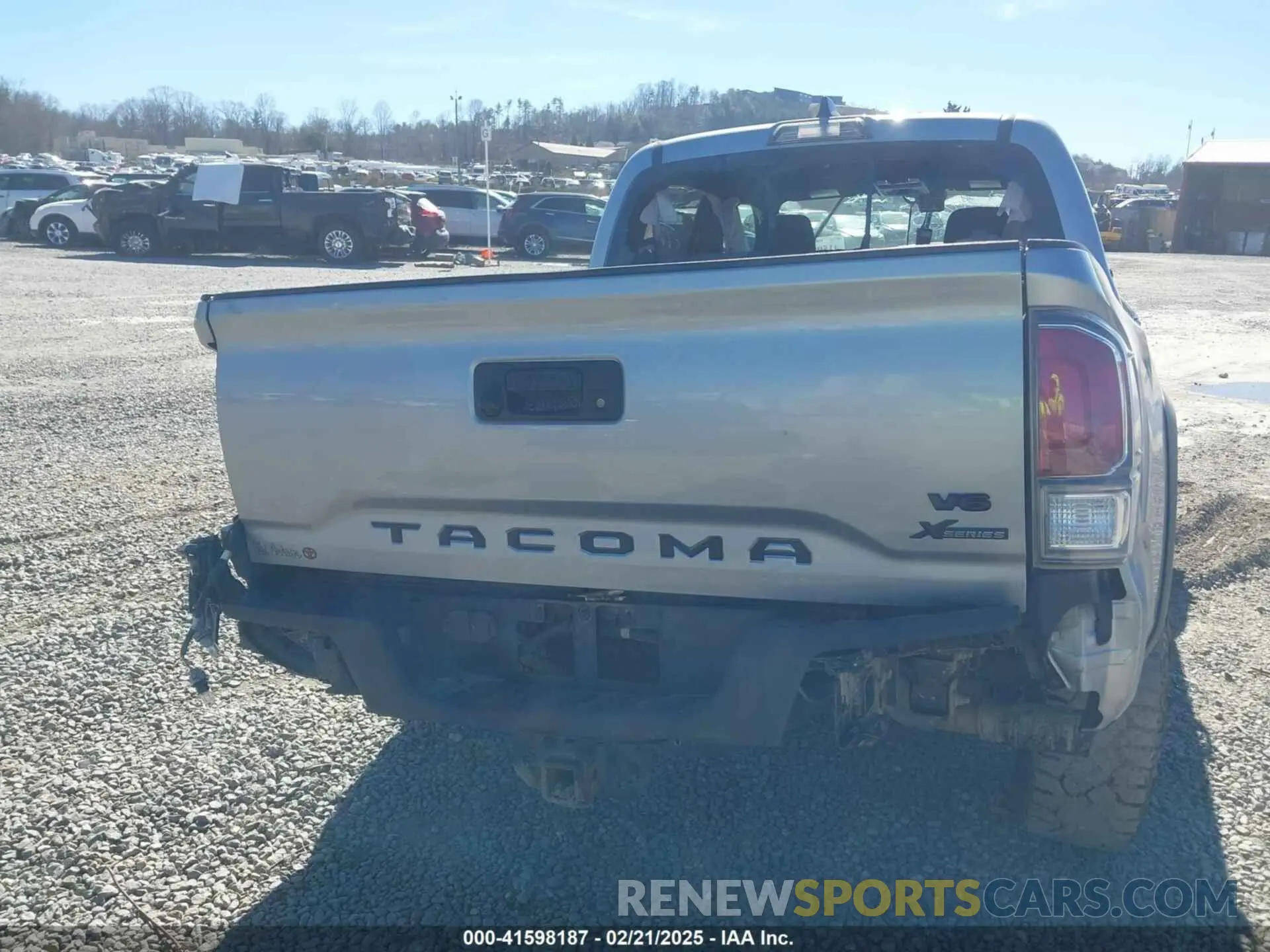 16 Photograph of a damaged car 5TFCZ5AN4MX274017 TOYOTA TACOMA 2021