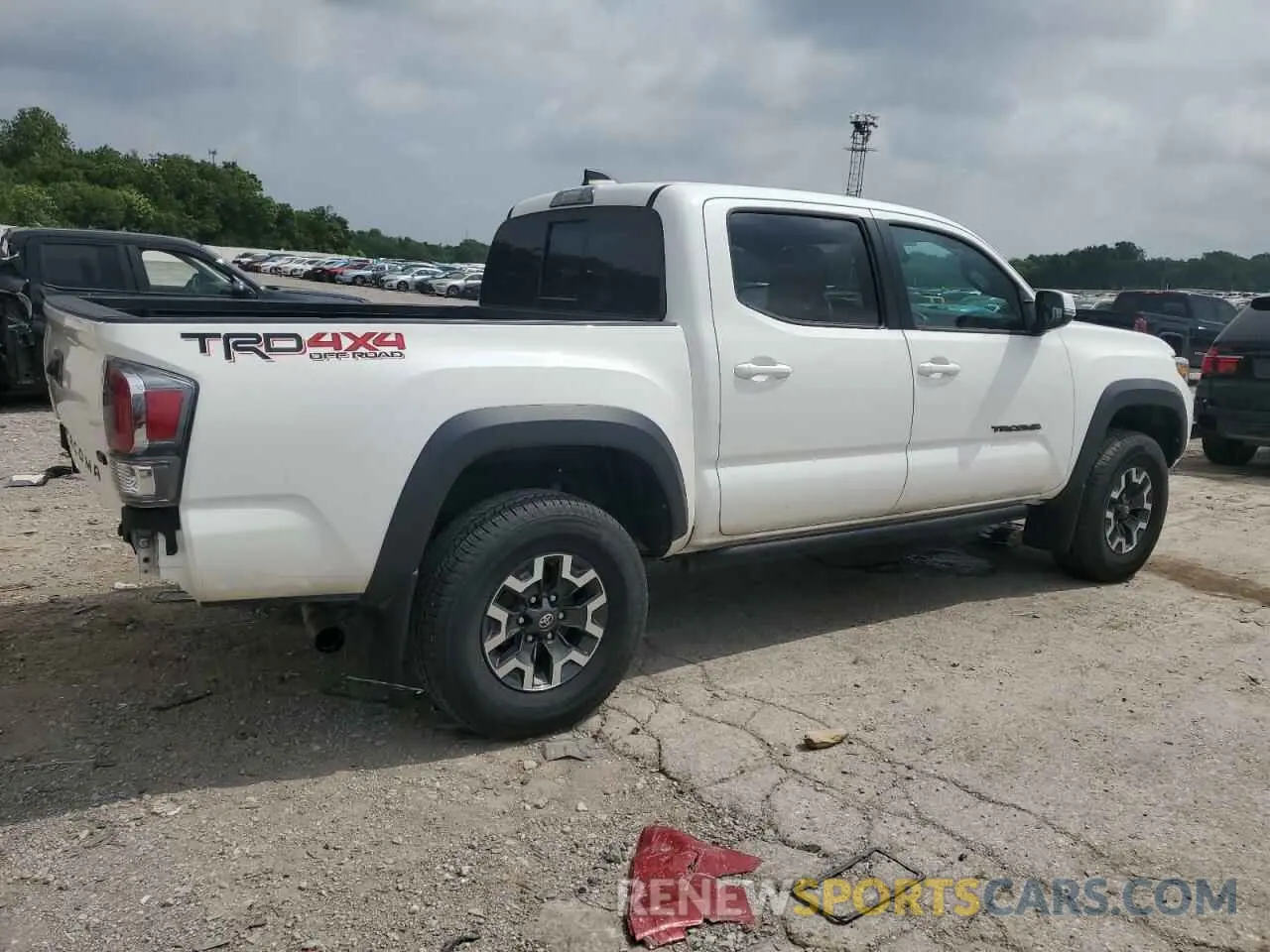 3 Photograph of a damaged car 5TFCZ5AN5MX260773 TOYOTA TACOMA 2021