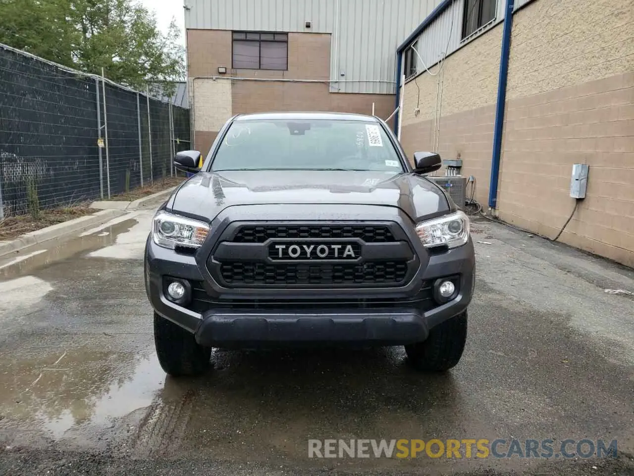 5 Photograph of a damaged car 5TFCZ5AN7MX263898 TOYOTA TACOMA 2021