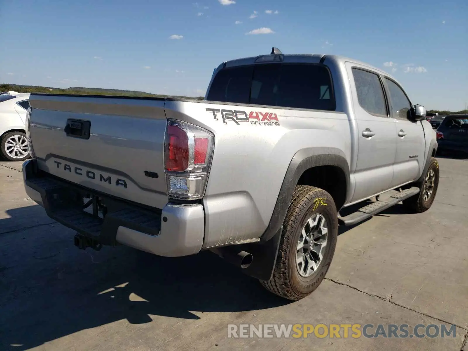 4 Photograph of a damaged car 5TFCZ5AN7MX265425 TOYOTA TACOMA 2021