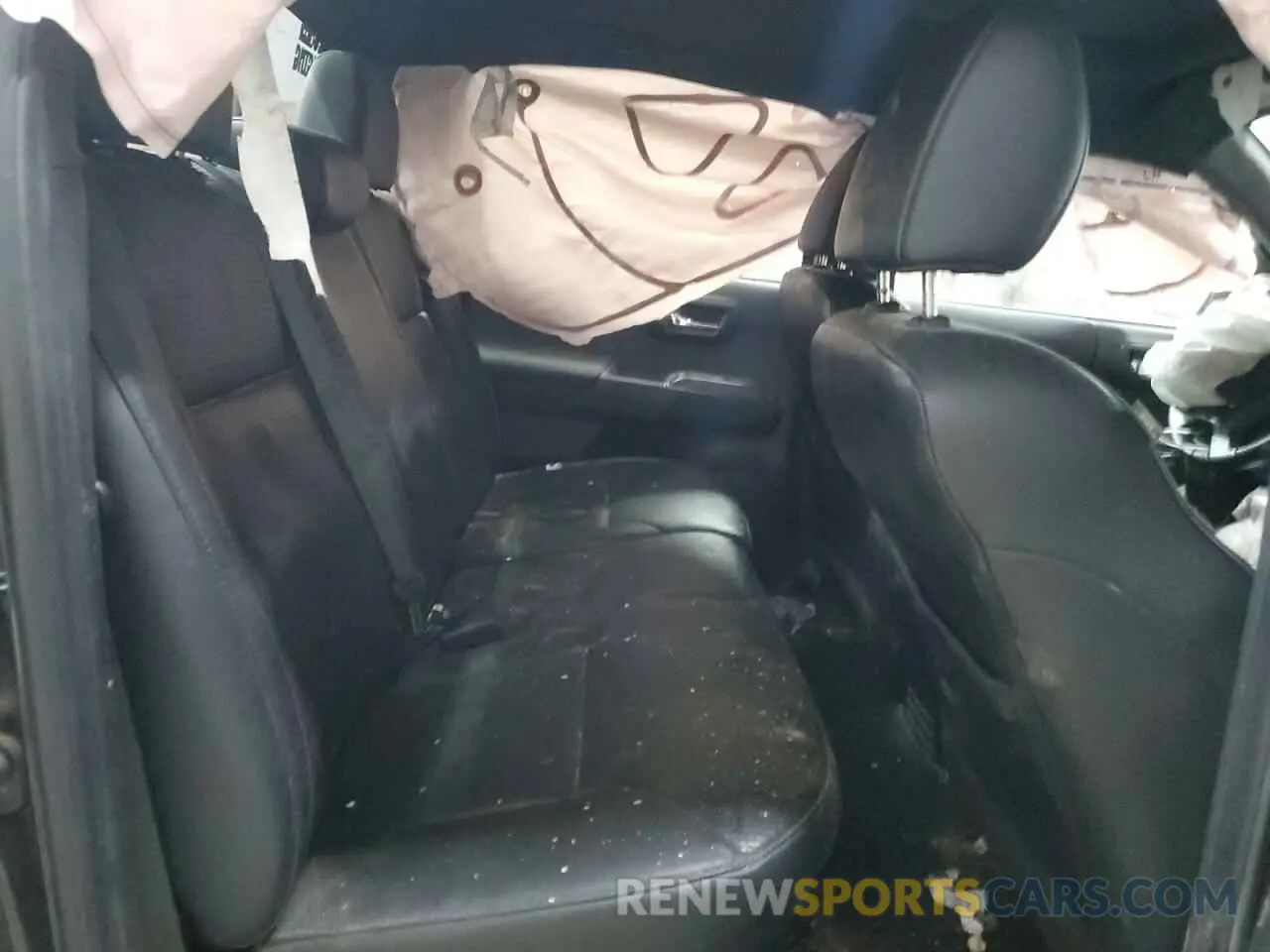 10 Photograph of a damaged car 5TFCZ5AN8MX261335 TOYOTA TACOMA 2021
