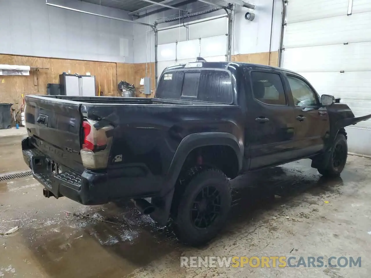 3 Photograph of a damaged car 5TFCZ5AN8MX261335 TOYOTA TACOMA 2021