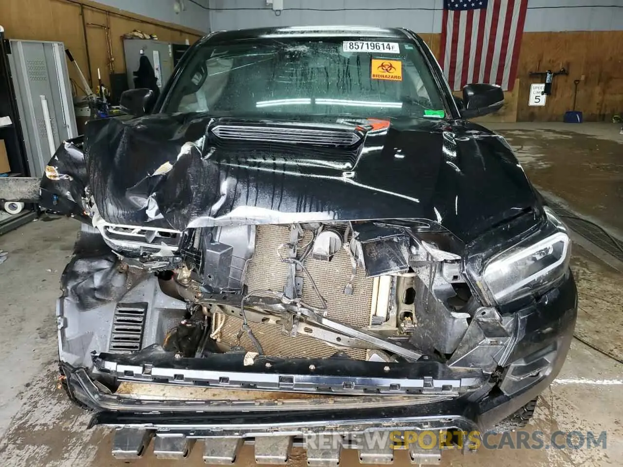 5 Photograph of a damaged car 5TFCZ5AN8MX261335 TOYOTA TACOMA 2021