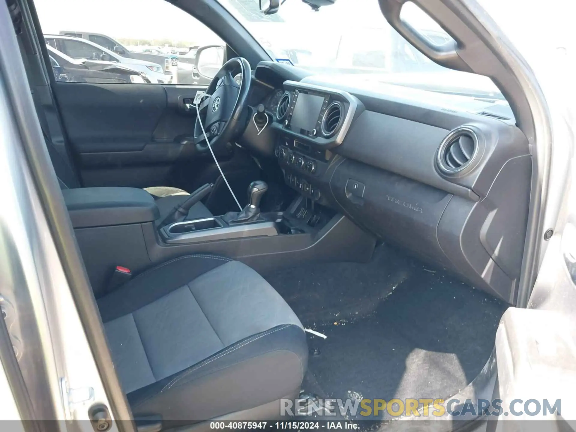 5 Photograph of a damaged car 5TFCZ5AN9MX258511 TOYOTA TACOMA 2021