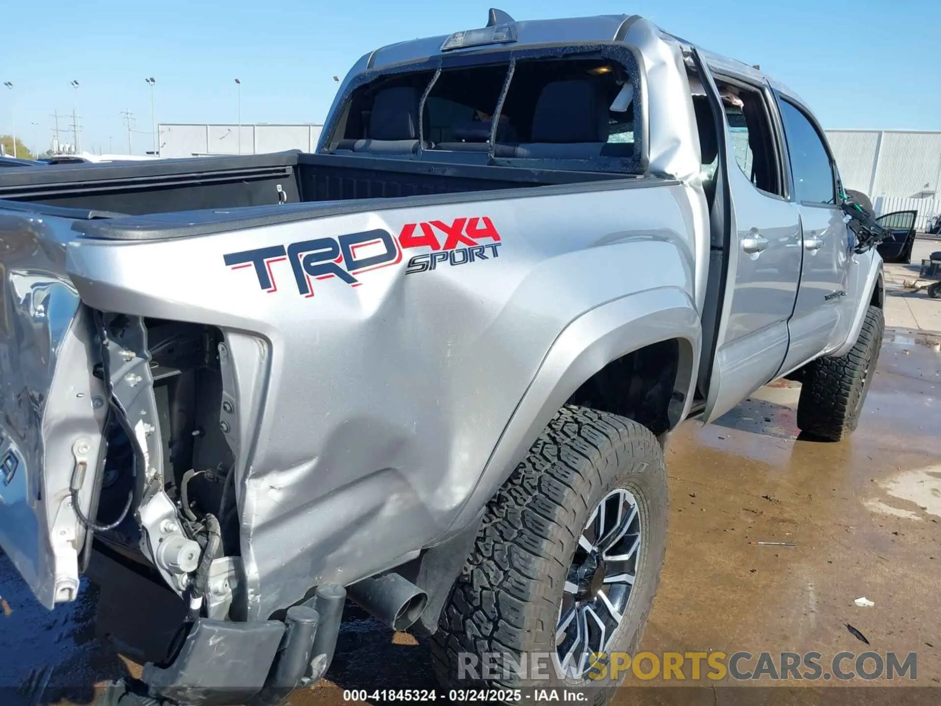 16 Photograph of a damaged car 5TFCZ5ANXMX251261 TOYOTA TACOMA 2021