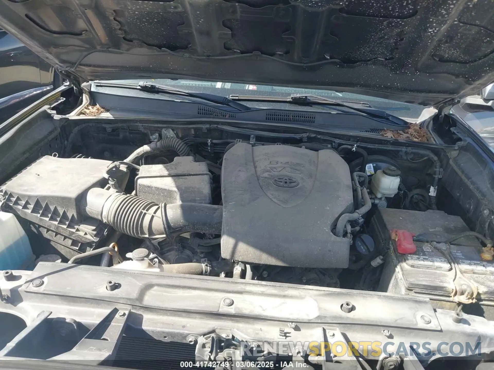 10 Photograph of a damaged car 5TFCZ5ANXMX270361 TOYOTA TACOMA 2021