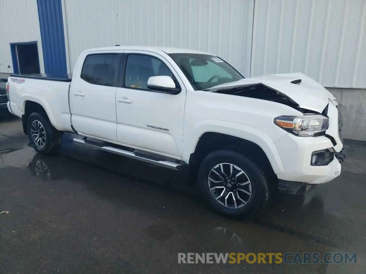 4 Photograph of a damaged car 5TFDZ5BN1MX061125 TOYOTA TACOMA 2021