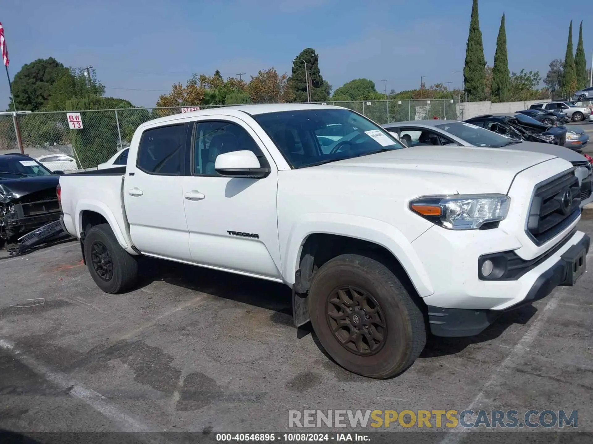 13 Photograph of a damaged car 3TMAZ5CN0NM195228 TOYOTA TACOMA 2022