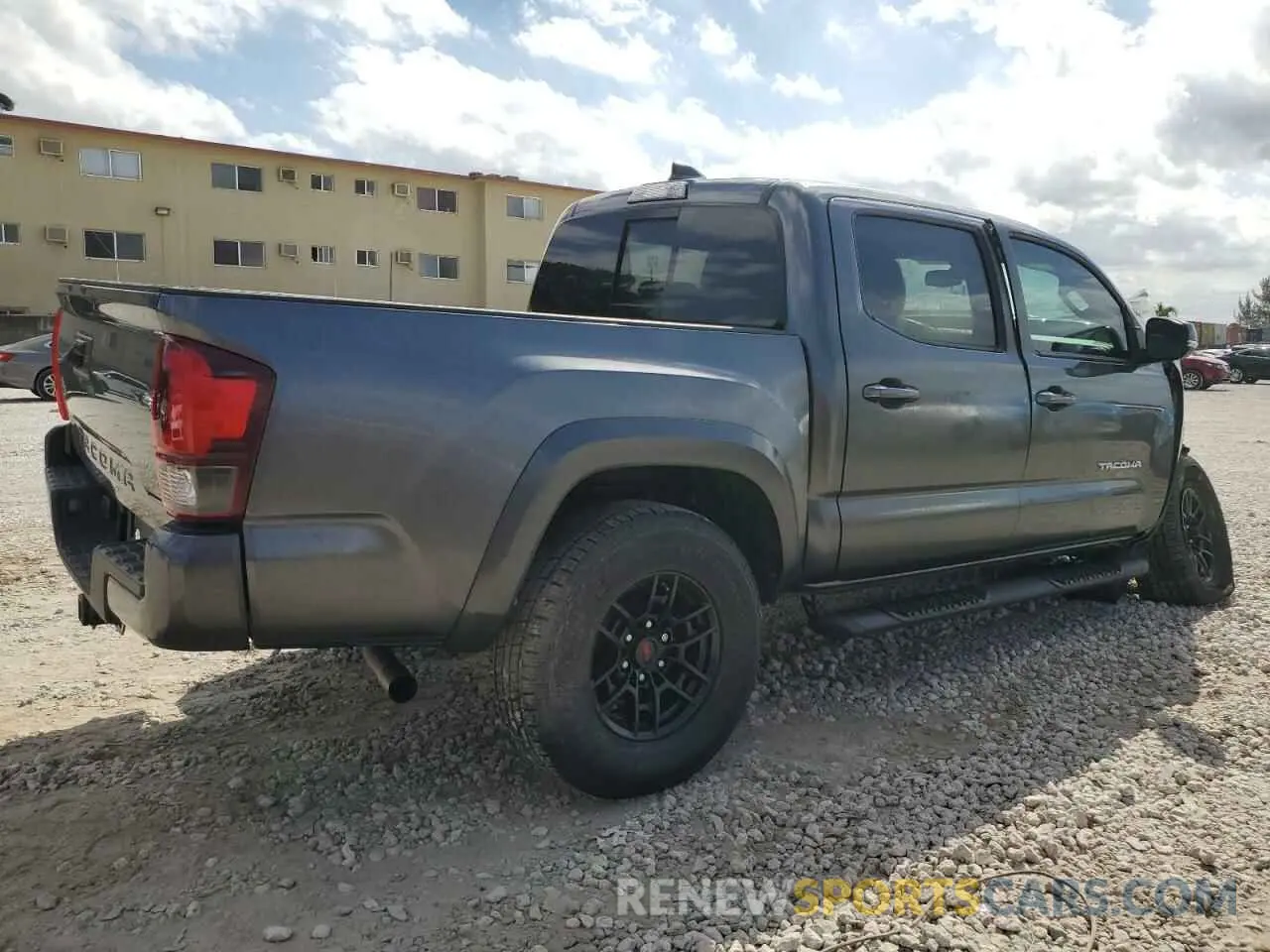 3 Photograph of a damaged car 3TMAZ5CN1NM169768 TOYOTA TACOMA 2022