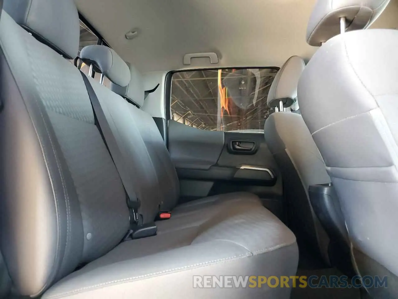 10 Photograph of a damaged car 3TMAZ5CN1NM178194 TOYOTA TACOMA 2022