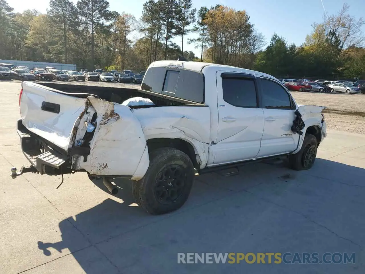 3 Photograph of a damaged car 3TMAZ5CN1NM180107 TOYOTA TACOMA 2022