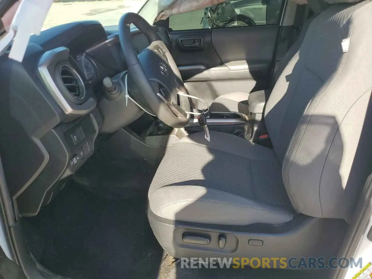 7 Photograph of a damaged car 3TMAZ5CN1NM180107 TOYOTA TACOMA 2022