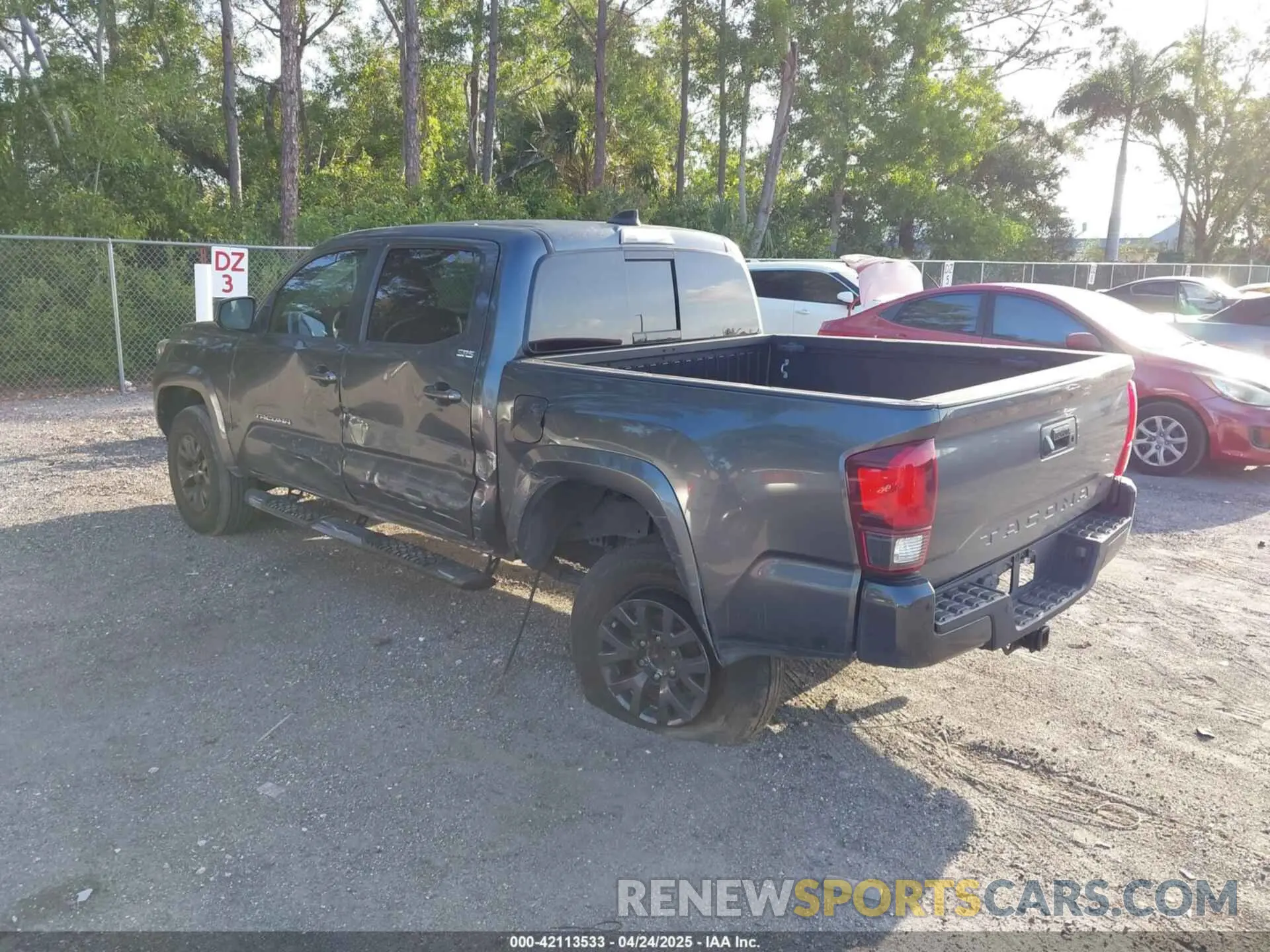 3 Photograph of a damaged car 3TMAZ5CN1NM189003 TOYOTA TACOMA 2022