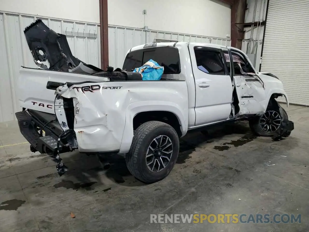 3 Photograph of a damaged car 3TMAZ5CN1NM189549 TOYOTA TACOMA 2022