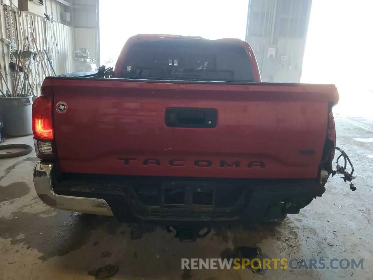 6 Photograph of a damaged car 3TMAZ5CN1NM192161 TOYOTA TACOMA 2022