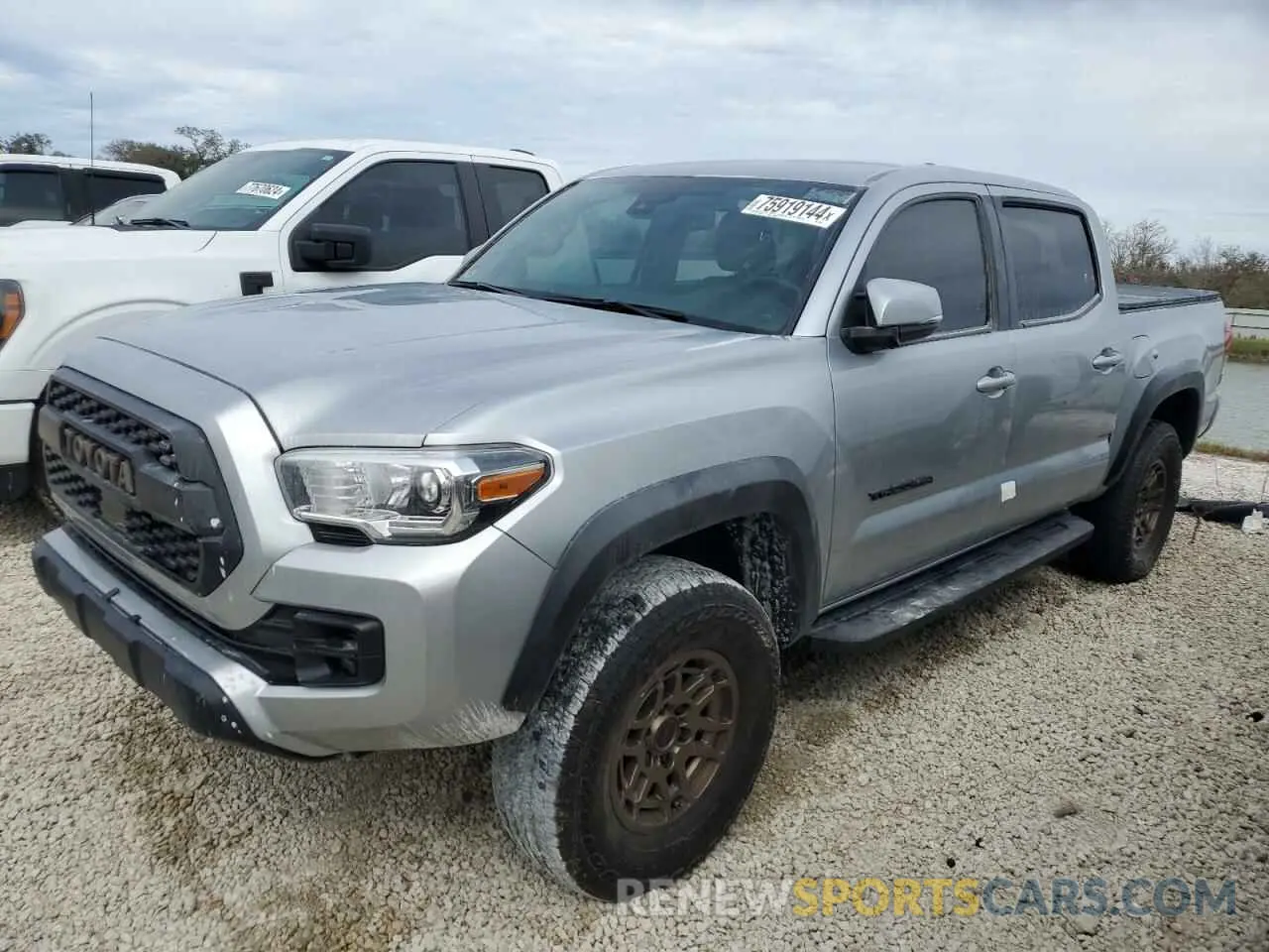 1 Photograph of a damaged car 3TMAZ5CN2NM160528 TOYOTA TACOMA 2022