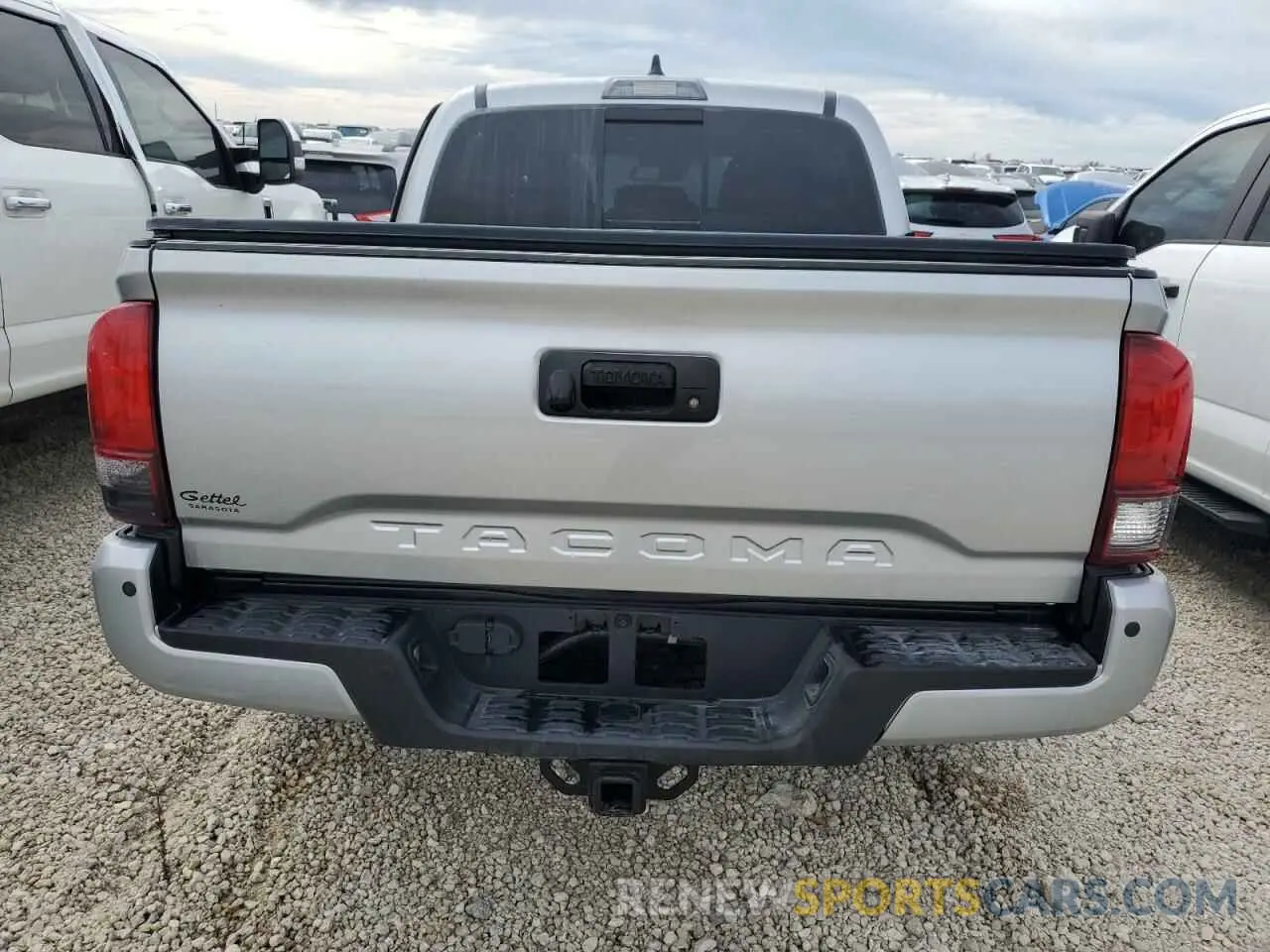 6 Photograph of a damaged car 3TMAZ5CN2NM160528 TOYOTA TACOMA 2022