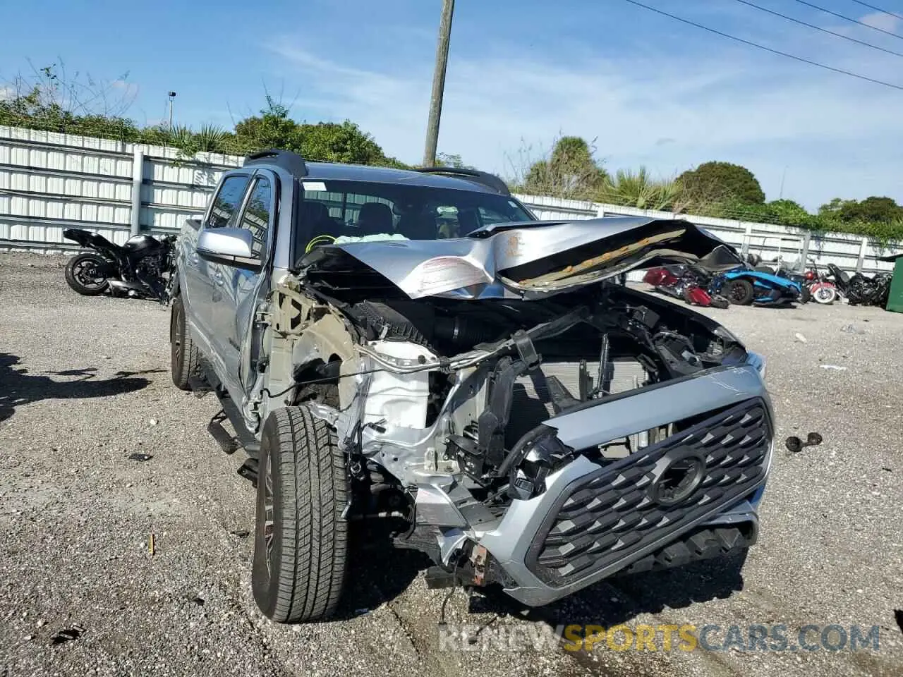 4 Photograph of a damaged car 3TMAZ5CN2NM161890 TOYOTA TACOMA 2022
