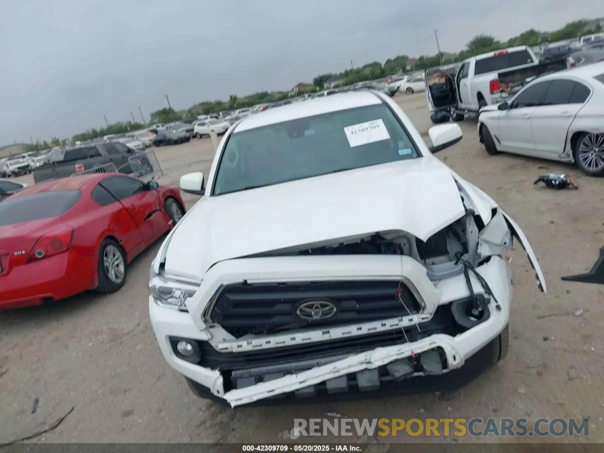 12 Photograph of a damaged car 3TMAZ5CN2NM179189 TOYOTA TACOMA 2022