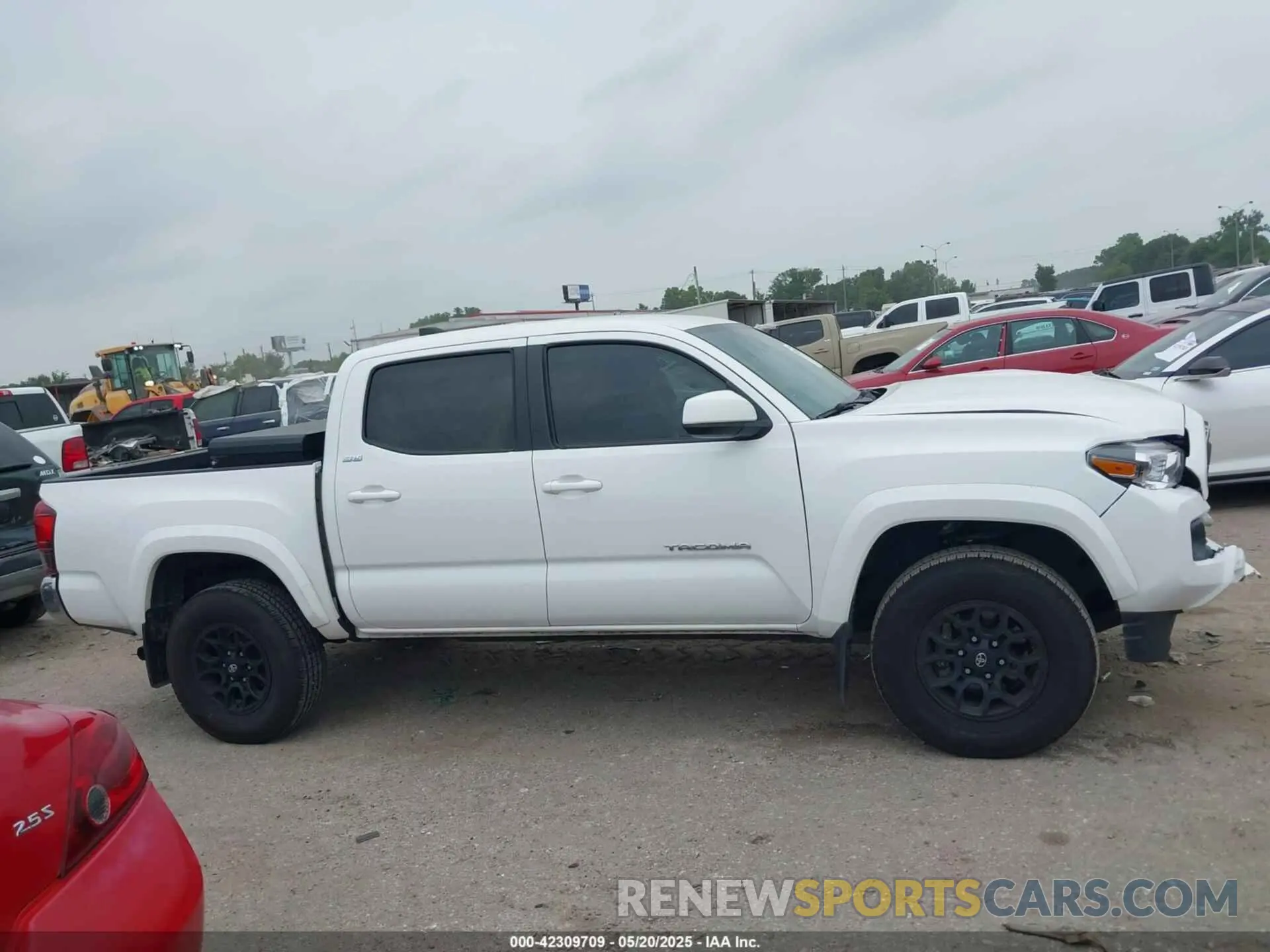 13 Photograph of a damaged car 3TMAZ5CN2NM179189 TOYOTA TACOMA 2022