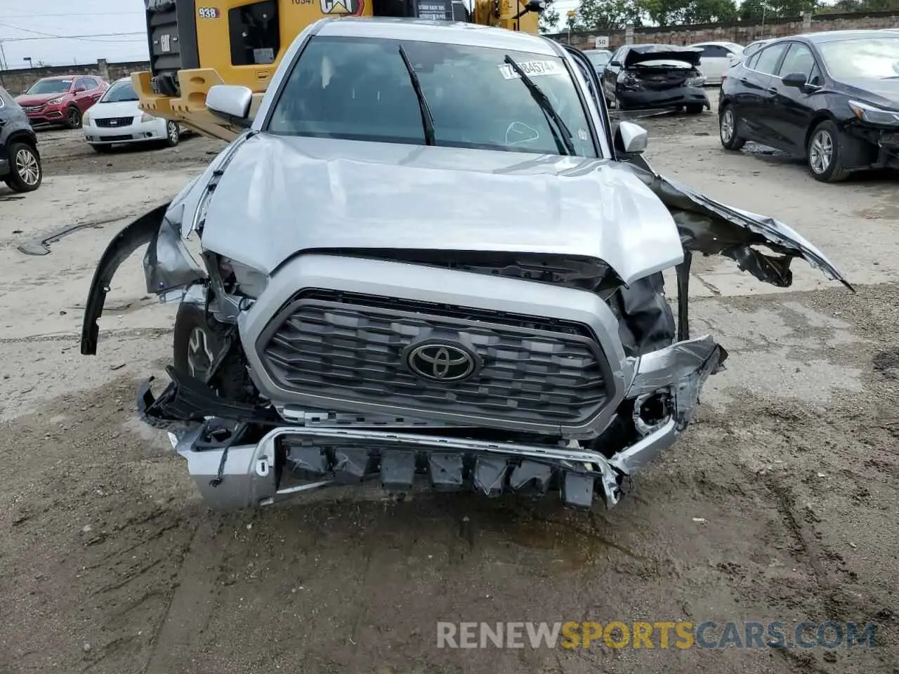 5 Photograph of a damaged car 3TMAZ5CN3NM184935 TOYOTA TACOMA 2022