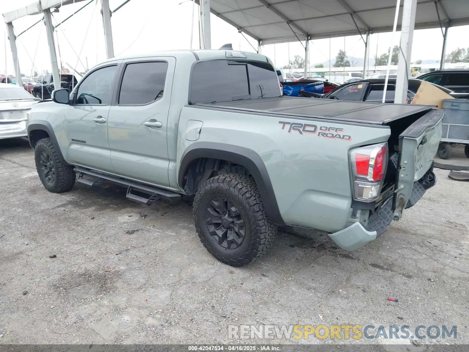 3 Фотография поврежденного автомобиля 3TMAZ5CN4NM165066 TOYOTA TACOMA 2022