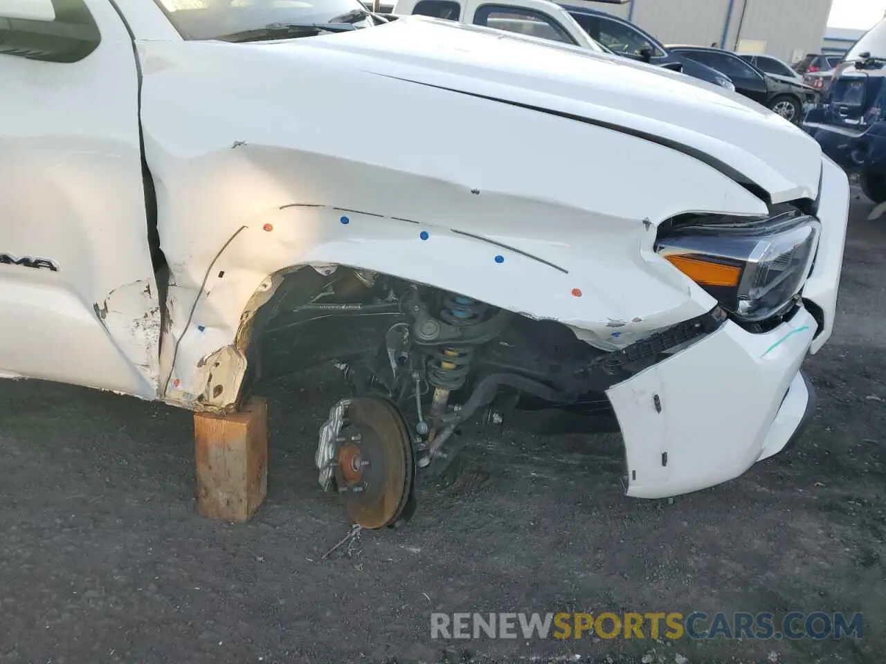 9 Photograph of a damaged car 3TMAZ5CN5NM165416 TOYOTA TACOMA 2022