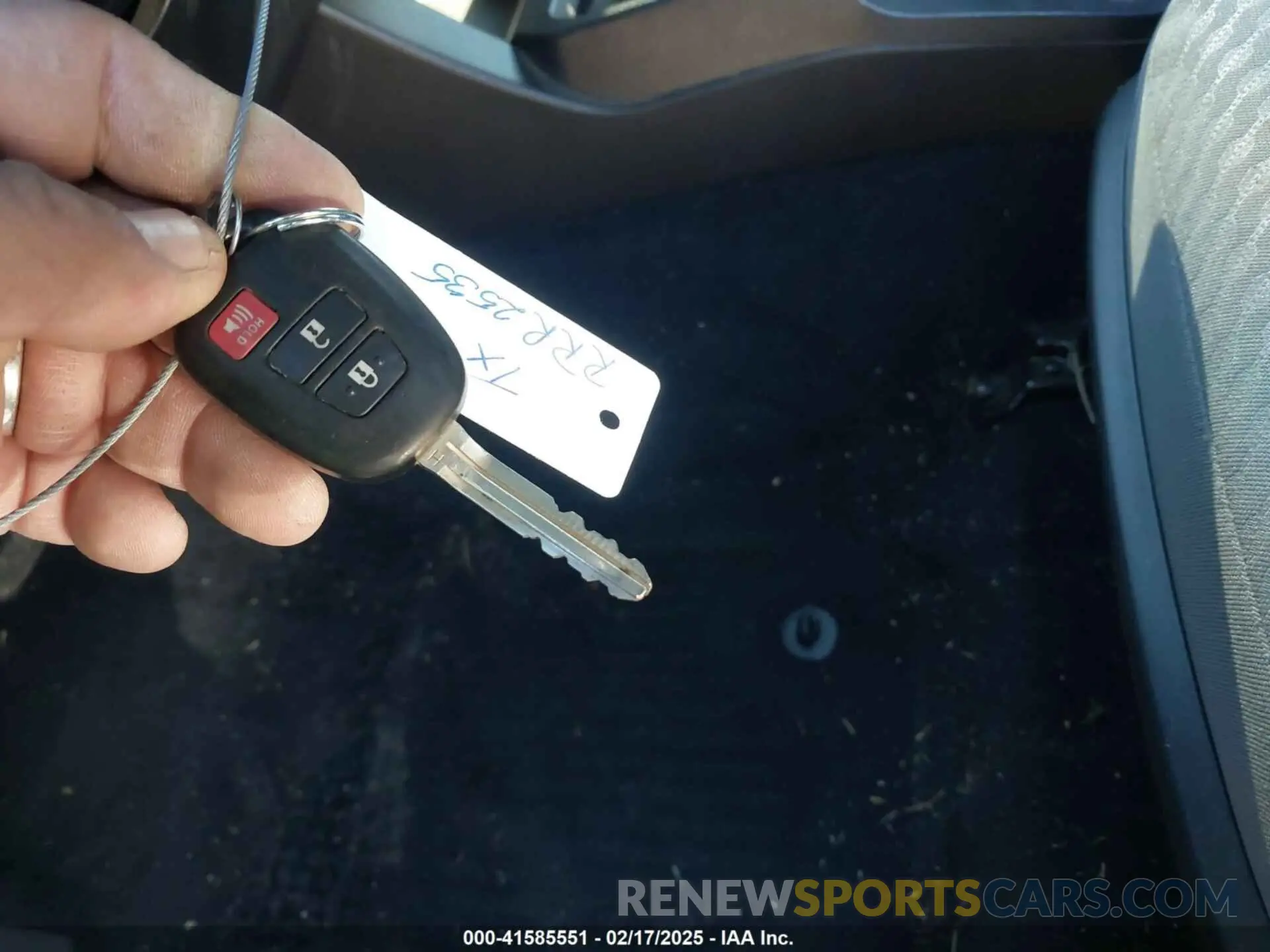 11 Photograph of a damaged car 3TMAZ5CN5NM176660 TOYOTA TACOMA 2022