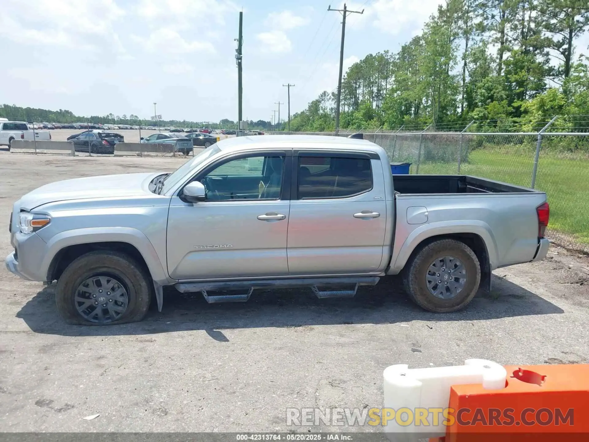 15 Photograph of a damaged car 3TMAZ5CN5NM181423 TOYOTA TACOMA 2022