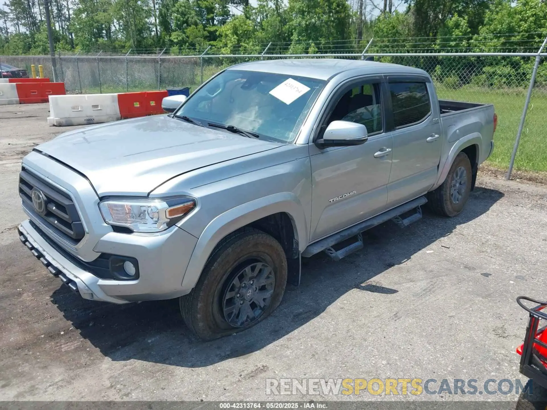 2 Photograph of a damaged car 3TMAZ5CN5NM181423 TOYOTA TACOMA 2022