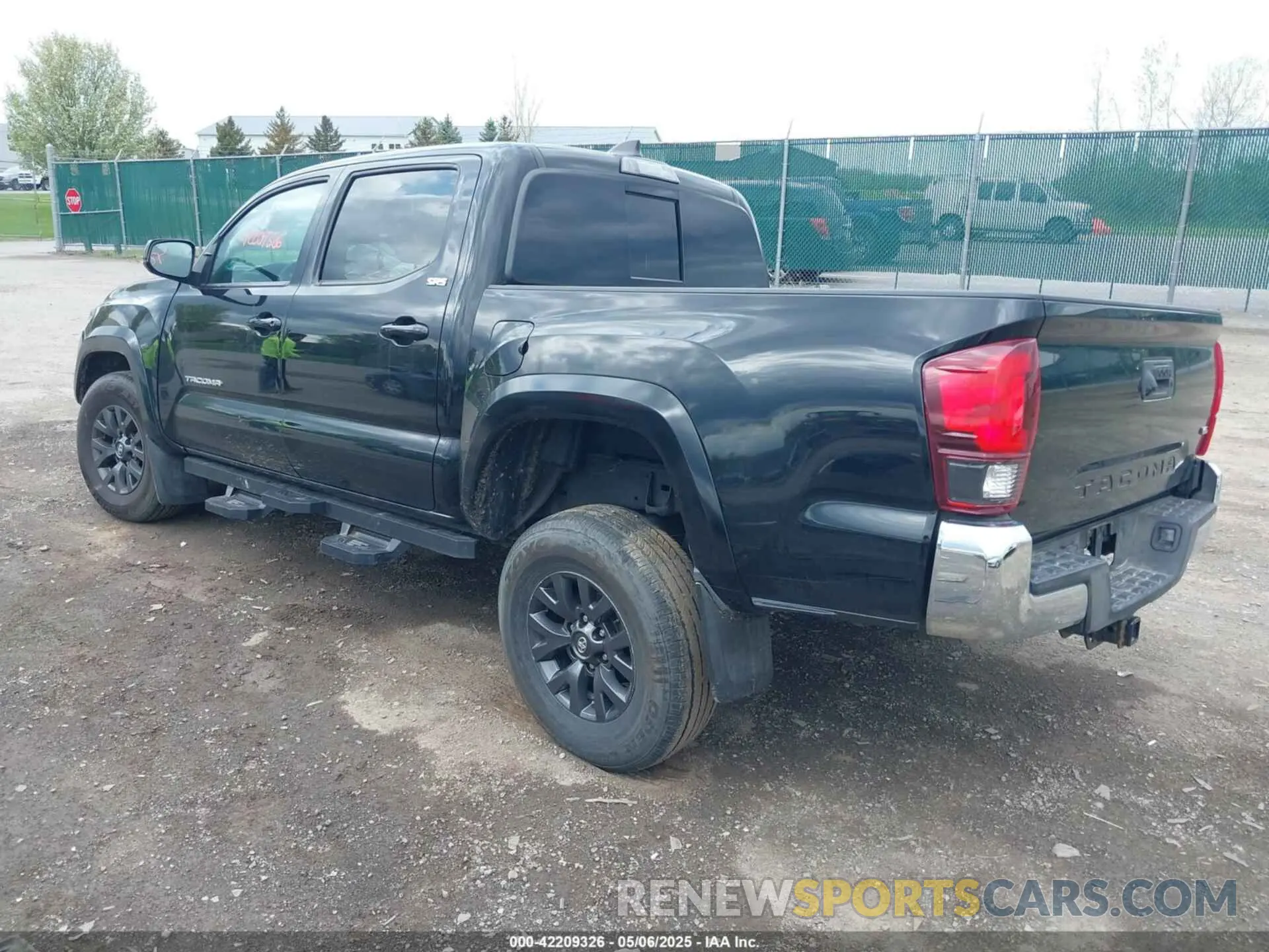 3 Photograph of a damaged car 3TMAZ5CN5NM192566 TOYOTA TACOMA 2022