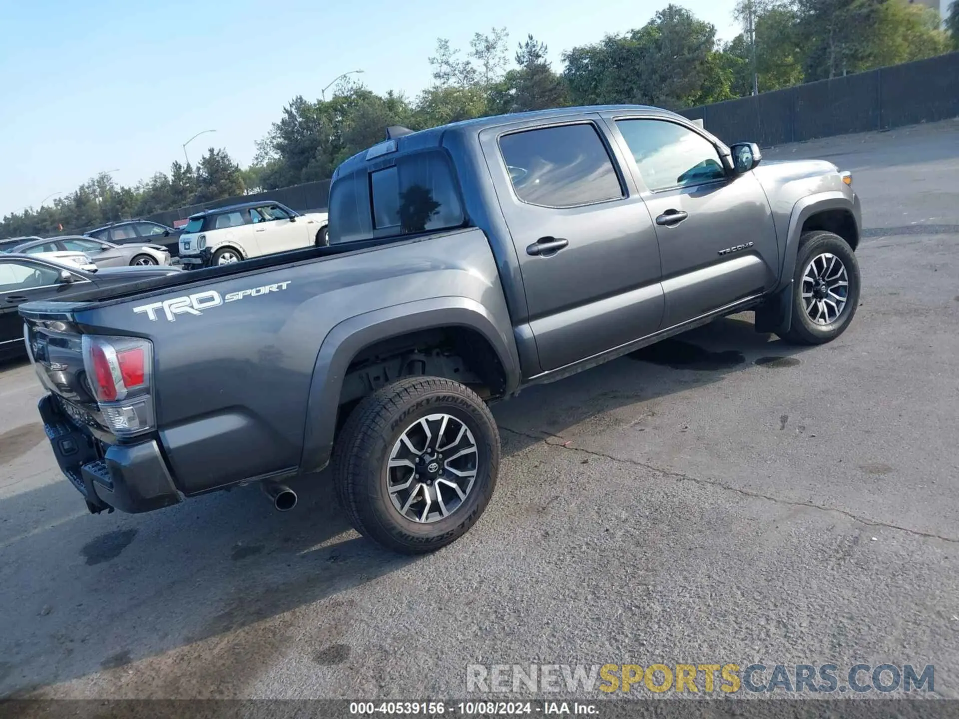 4 Photograph of a damaged car 3TMAZ5CN5NM196066 TOYOTA TACOMA 2022