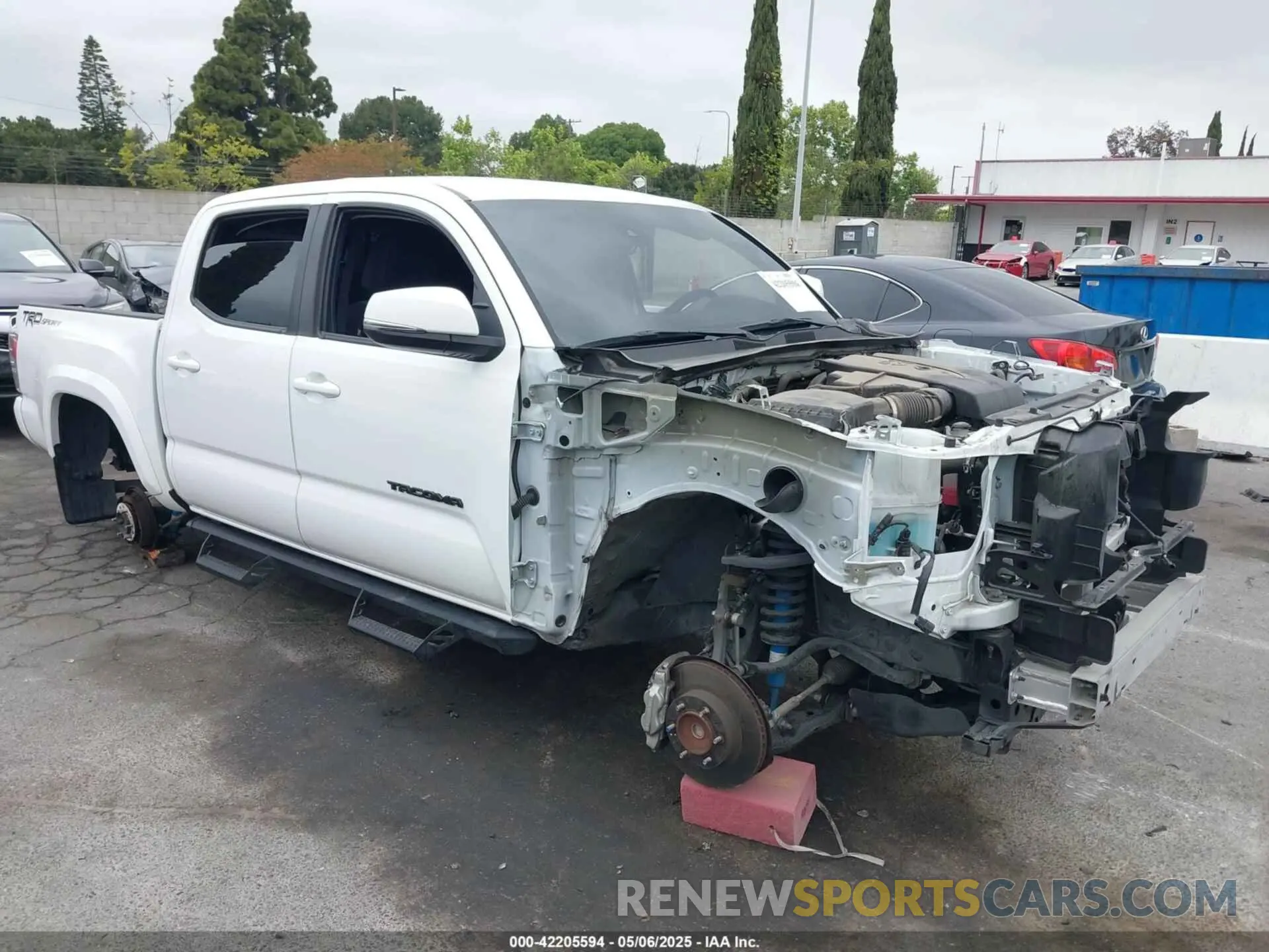 1 Photograph of a damaged car 3TMAZ5CN6NM172990 TOYOTA TACOMA 2022
