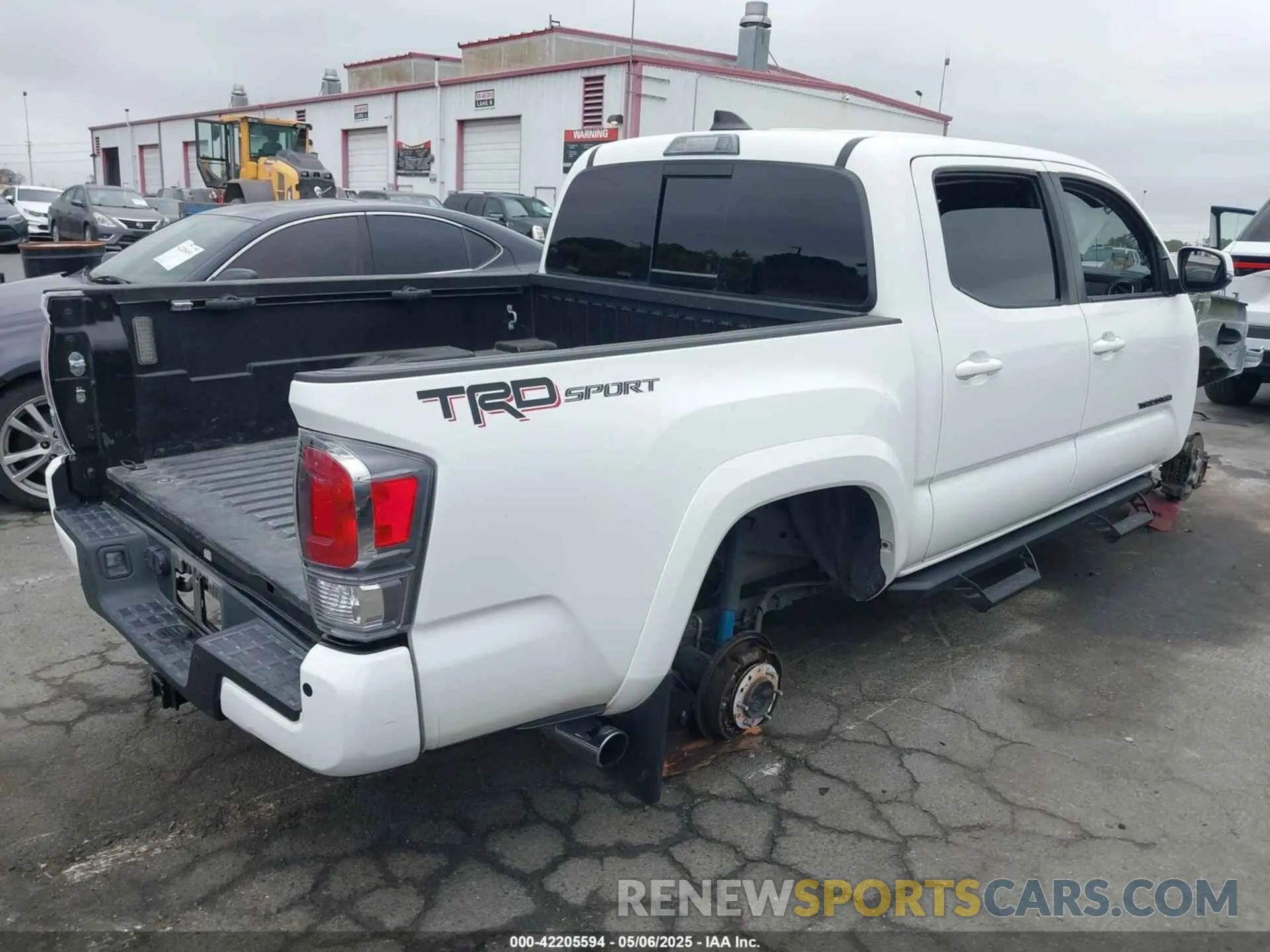 4 Photograph of a damaged car 3TMAZ5CN6NM172990 TOYOTA TACOMA 2022