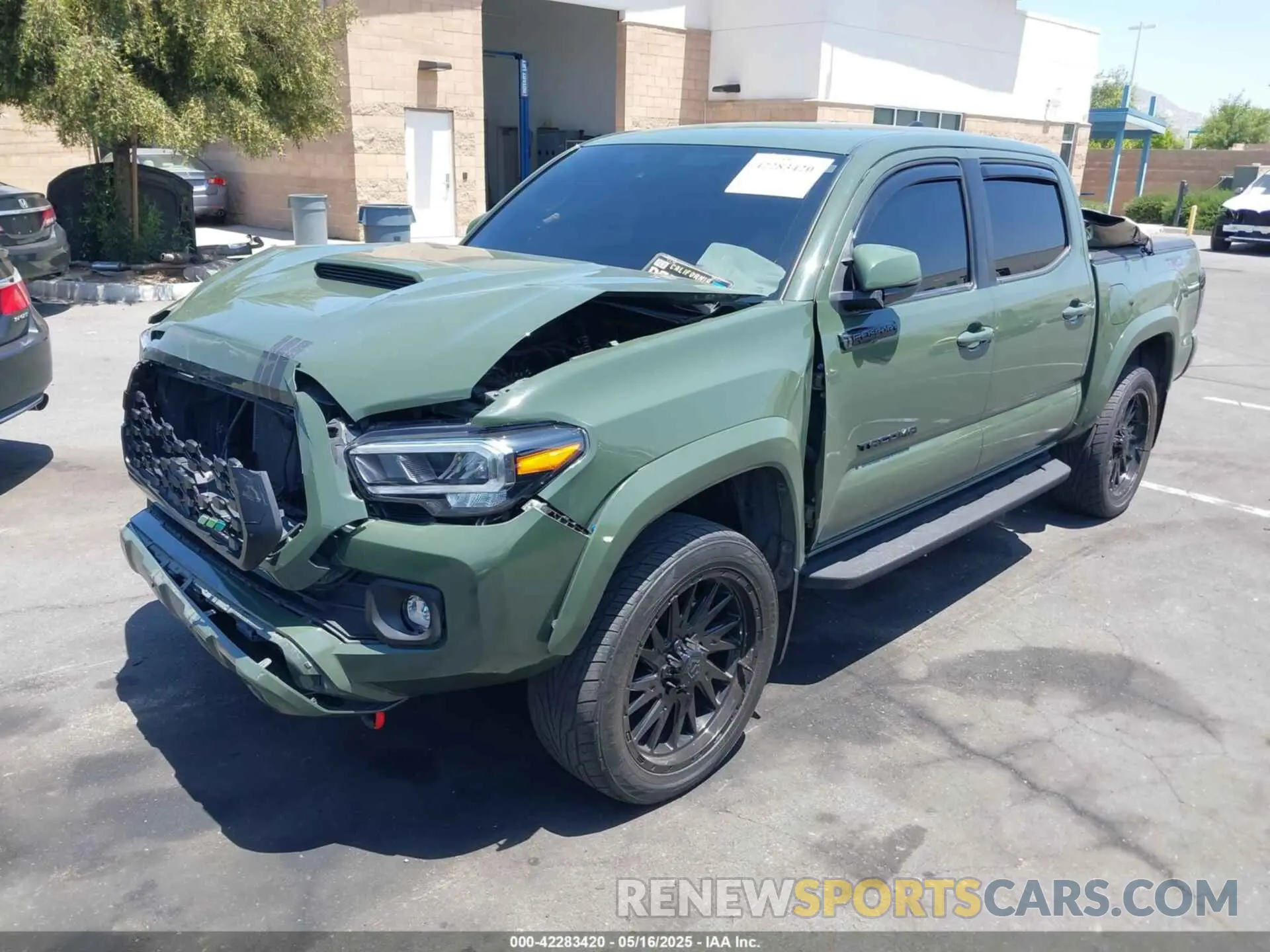 2 Photograph of a damaged car 3TMAZ5CN6NM174335 TOYOTA TACOMA 2022