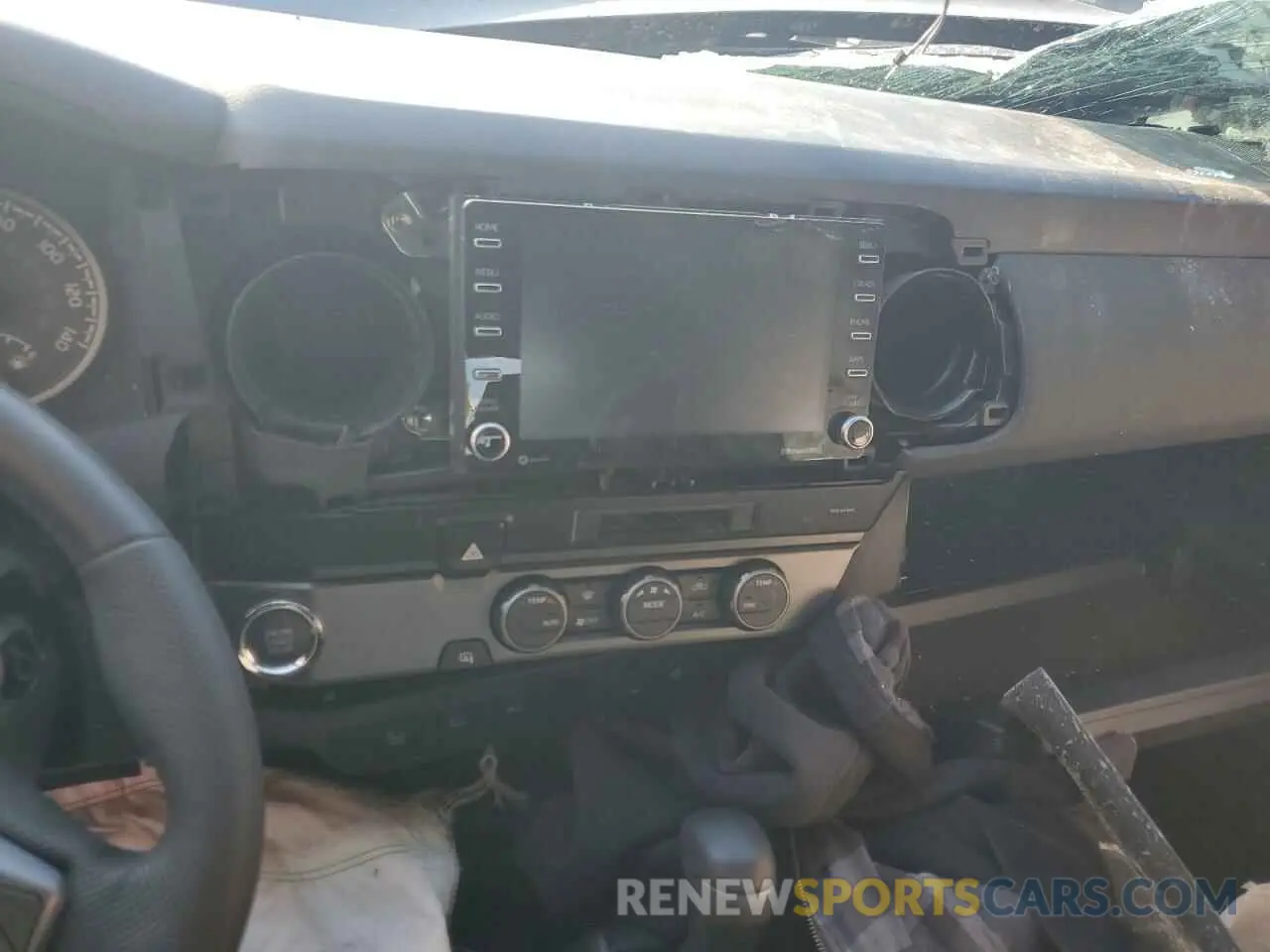 9 Photograph of a damaged car 3TMAZ5CN6NM183259 TOYOTA TACOMA 2022