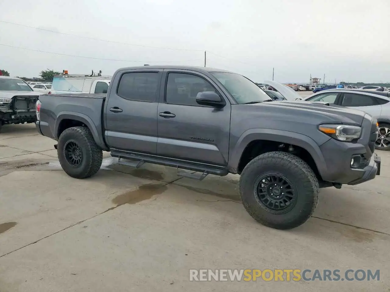 4 Photograph of a damaged car 3TMAZ5CN6NM183939 TOYOTA TACOMA 2022
