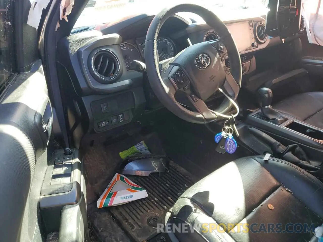 8 Photograph of a damaged car 3TMAZ5CN6NM190731 TOYOTA TACOMA 2022