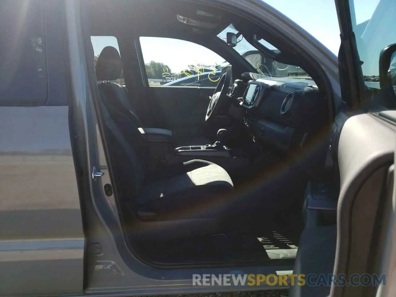 5 Photograph of a damaged car 3TMAZ5CN7NM160721 TOYOTA TACOMA 2022