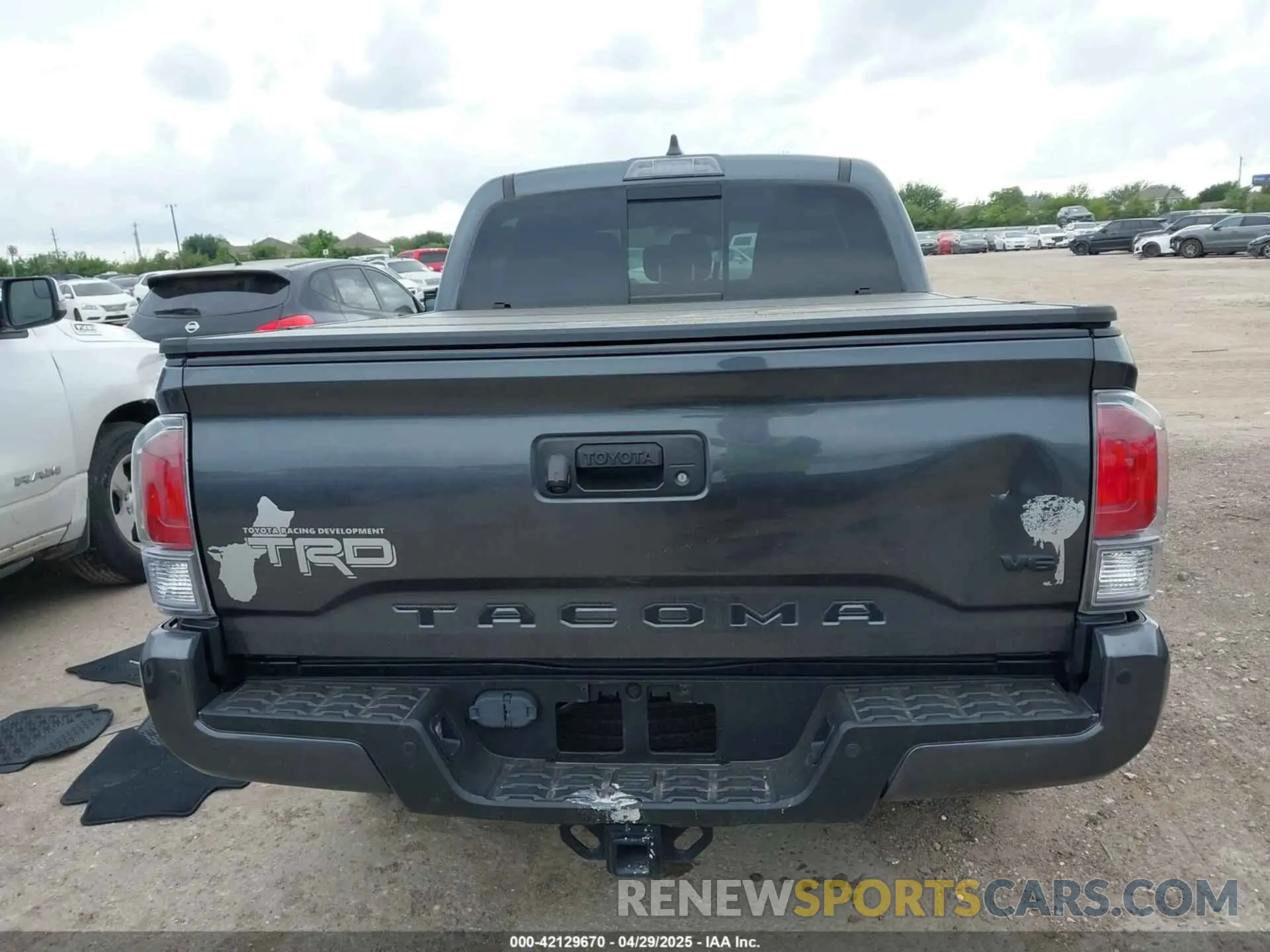16 Photograph of a damaged car 3TMAZ5CN7NM184856 TOYOTA TACOMA 2022