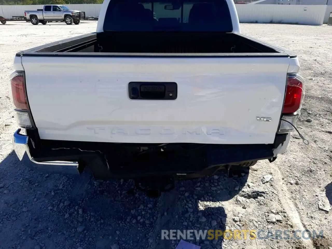 9 Photograph of a damaged car 3TMAZ5CN8NM171887 TOYOTA TACOMA 2022