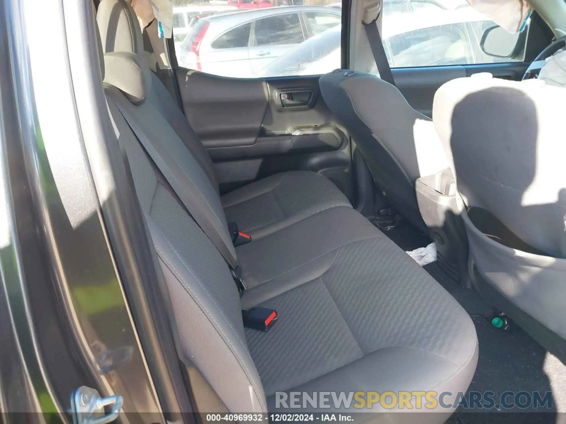 8 Фотография поврежденного автомобиля 3TMAZ5CN8NM182789 TOYOTA TACOMA 2022