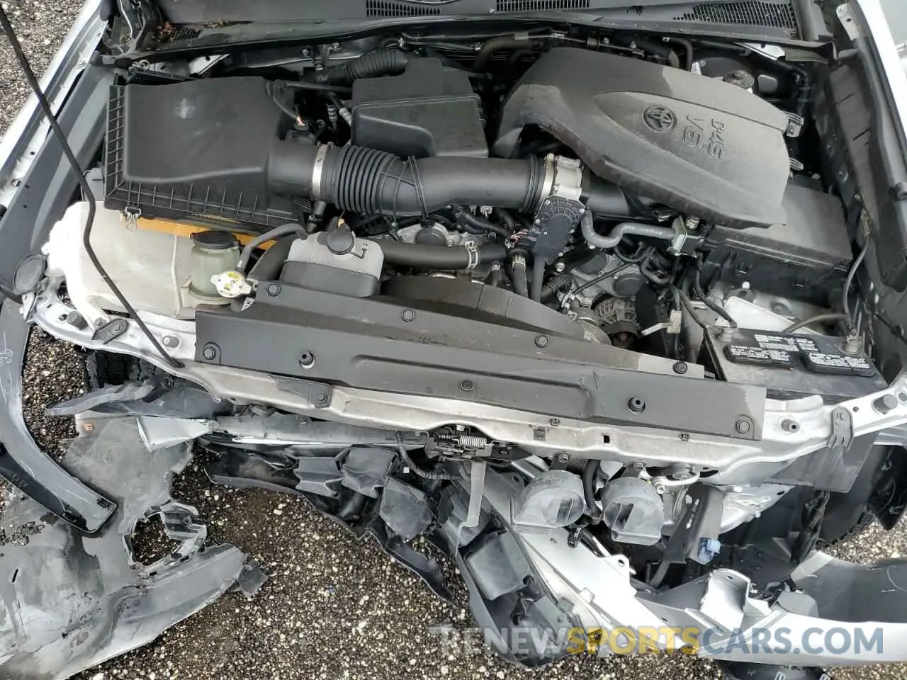 11 Photograph of a damaged car 3TMAZ5CN9NM168917 TOYOTA TACOMA 2022
