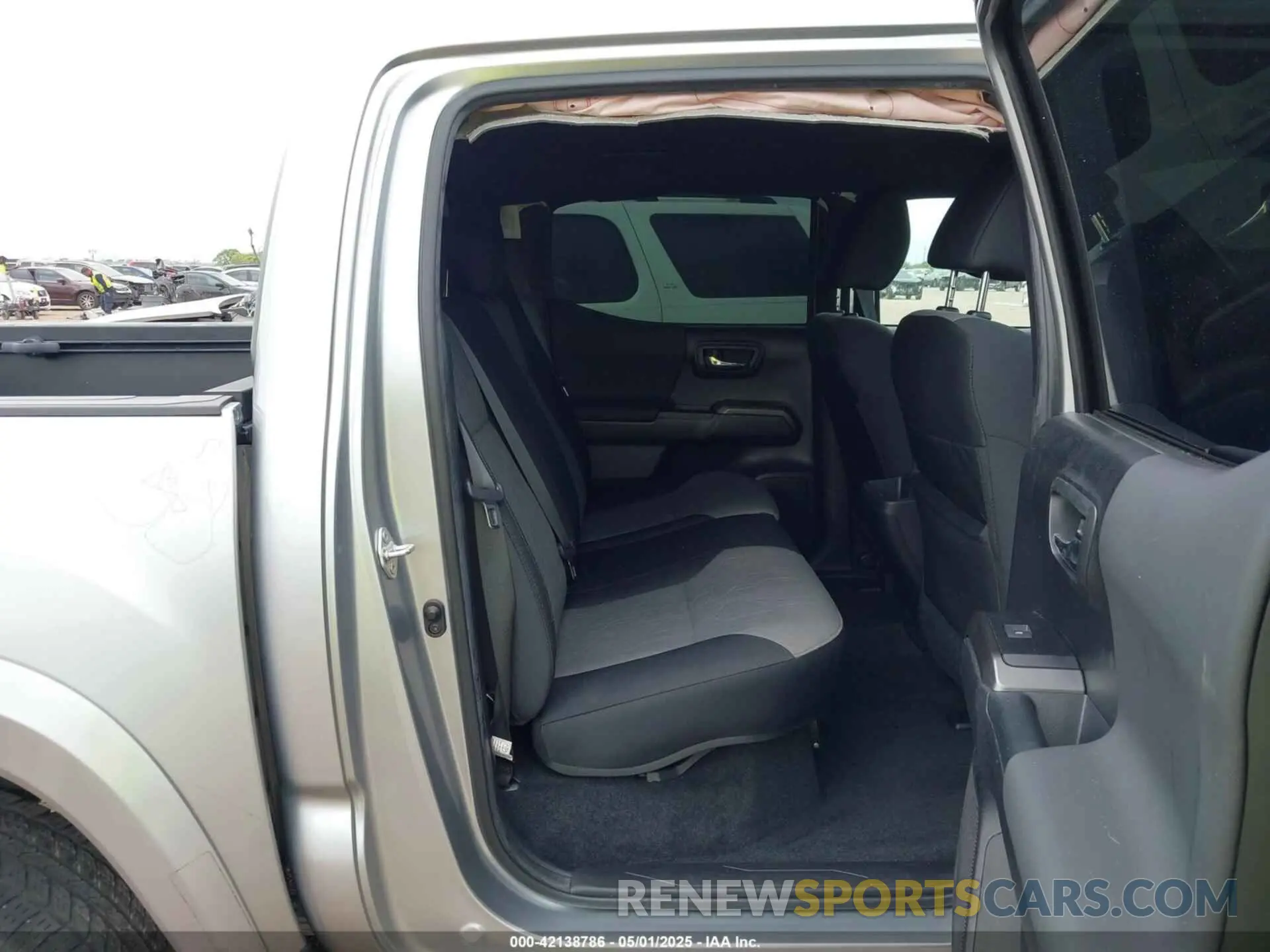 8 Фотография поврежденного автомобиля 3TMAZ5CN9NM175995 TOYOTA TACOMA 2022
