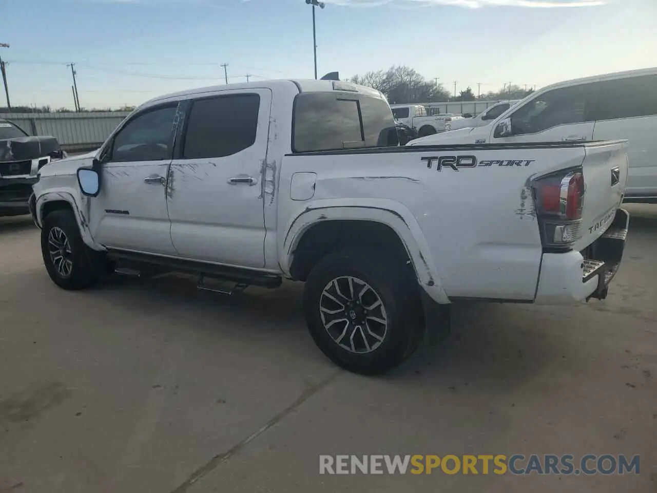2 Photograph of a damaged car 3TMAZ5CNXNM181062 TOYOTA TACOMA 2022