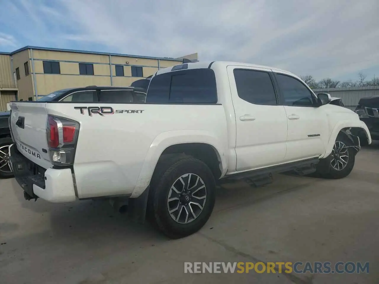 3 Photograph of a damaged car 3TMAZ5CNXNM181062 TOYOTA TACOMA 2022