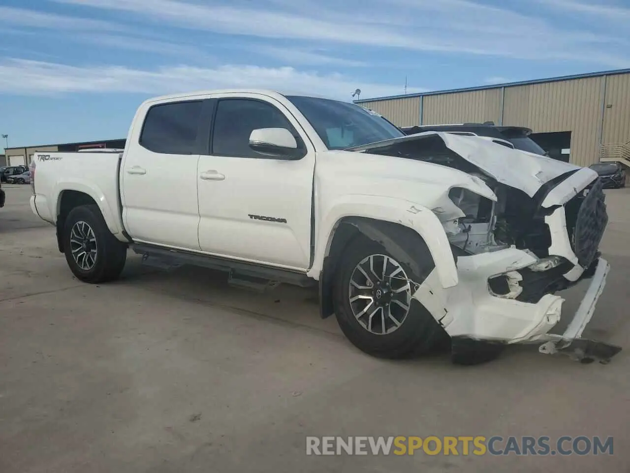 4 Photograph of a damaged car 3TMAZ5CNXNM181062 TOYOTA TACOMA 2022