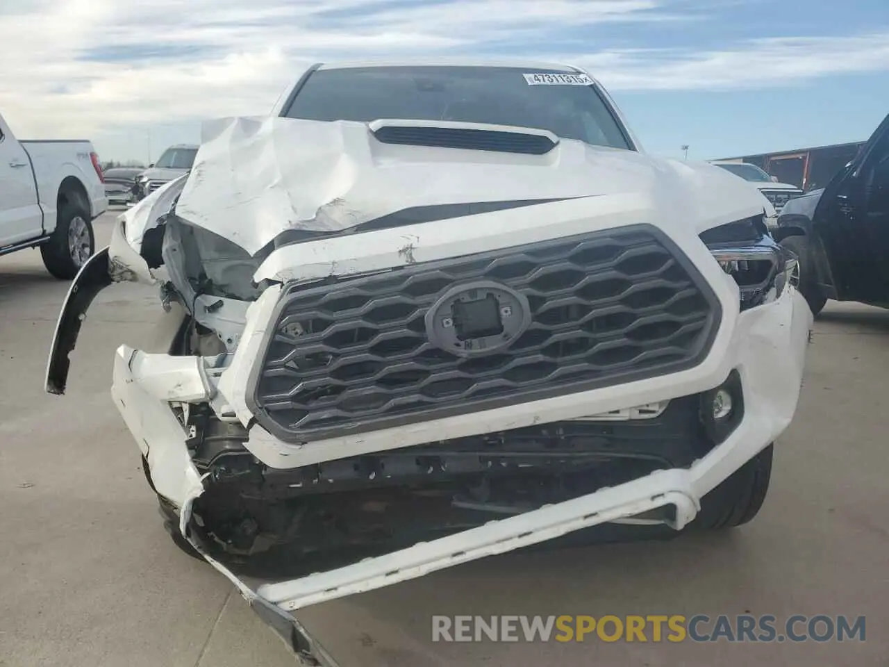 5 Photograph of a damaged car 3TMAZ5CNXNM181062 TOYOTA TACOMA 2022