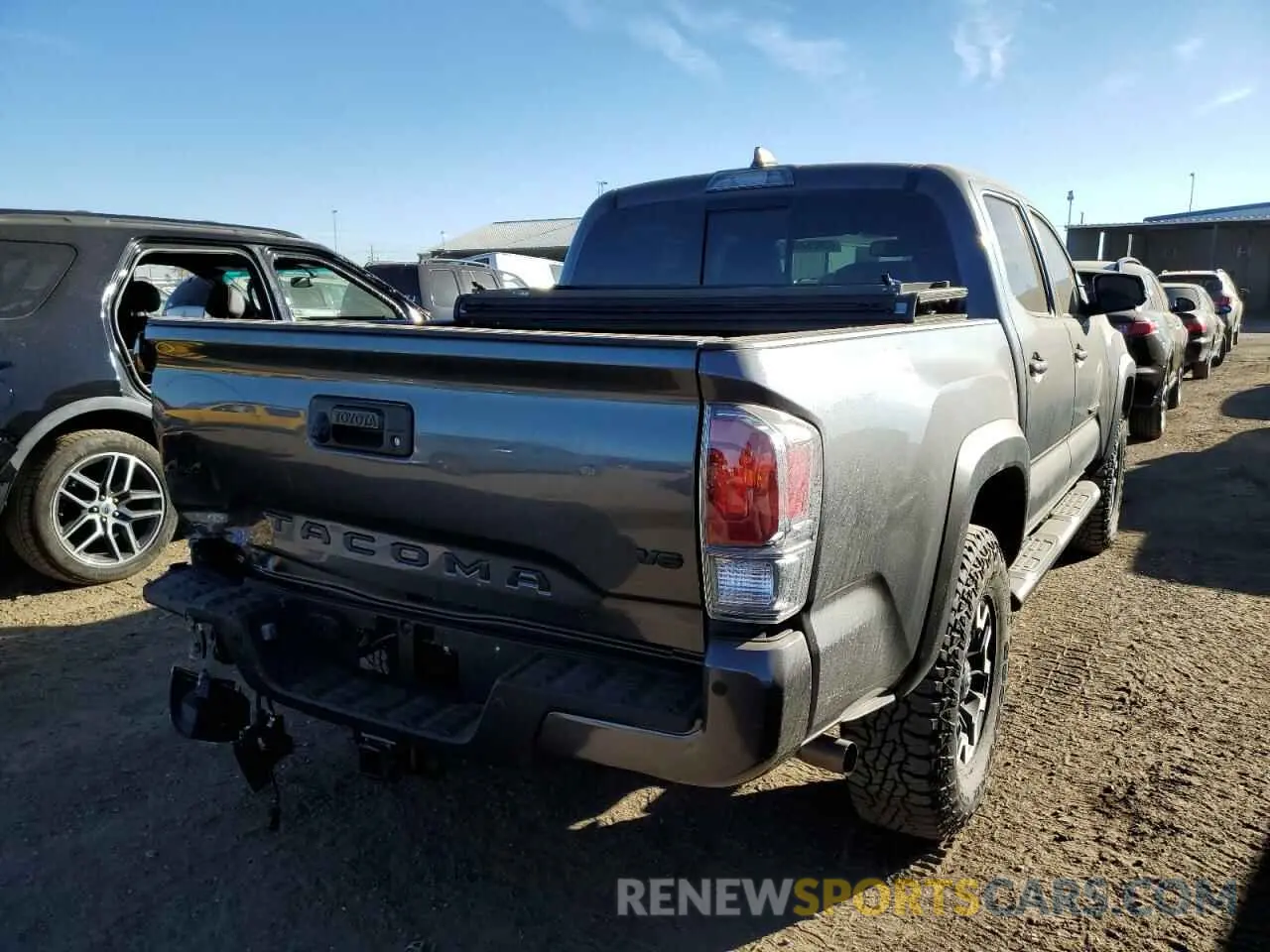 4 Photograph of a damaged car 3TMCZ5AN0NM457101 TOYOTA TACOMA 2022
